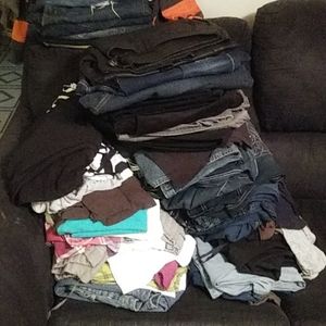 Jeans 👖/pants n shirts size 26/28